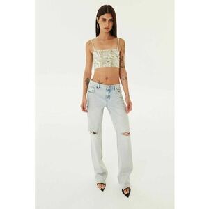 Top crop cu model imagine