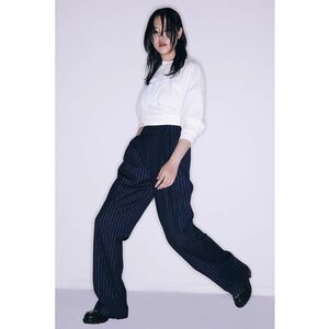 Pantaloni cu talie inalta si model cu dungi discrete imagine