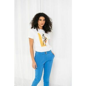 Tricou cu imprimeu si decolteu la baza gatului imagine