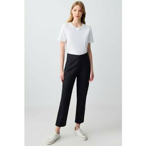 Pantaloni crop conici imagine