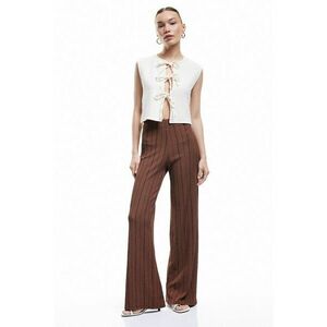 Pantaloni cu croiala ampla si model in dungi imagine
