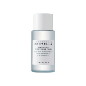 Toner cu Centella Brightening Hyalu-Cica - SKIN1004 Madagascar Centella Hyalu-Cica Brightening Toner - 30ml imagine