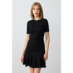 Rochie mini cambrata cu terminatie cu volane imagine