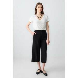 Pantaloni crop cu model uni imagine
