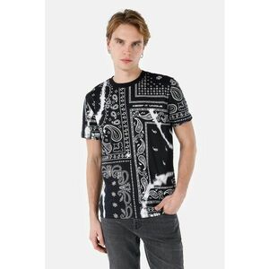 Tricou cu decolteu la baza gatului si imprimeu imagine
