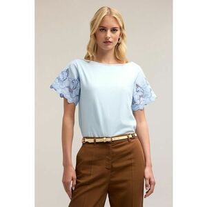 Tricou cu decolteu barcuta si maneci perforate imagine