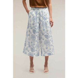 Pantaloni capri evazati cu model floral imagine