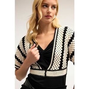 Bluza crop cu model crosetat imagine