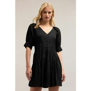 Rochie cu maneci scurte si decolteu in V imagine
