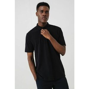 Tricou polo cu logo discret imagine
