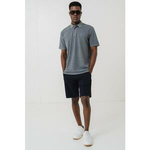 Tricou polo cu logo discret imagine
