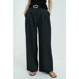 Pantaloni cu croiala ampla - model in dungi si curea asortata imagine