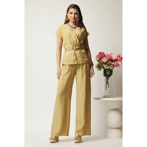 Compleu bej din doua piese cu pantaloni lejeri si bluza cu decolteu si cordon in talie imagine