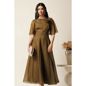 Rochie DY Fashion lunga kaki din voal cu fir lurex in clos cu accesoriu la bust imagine