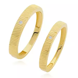 Verighete cu diamant din aur galben 585 - diamant transparent, crestături drepte și diagonale - Marime inel: 49 imagine