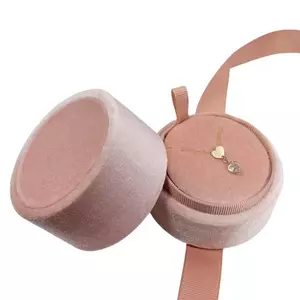 Cutie cadou din piele întoarsă de lux pentru un lanț - roz imagine