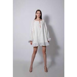 Rochie mini lejera cu broderii contrastante imagine