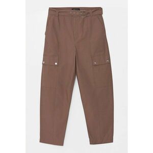 Pantaloni cu o curea in talie imagine