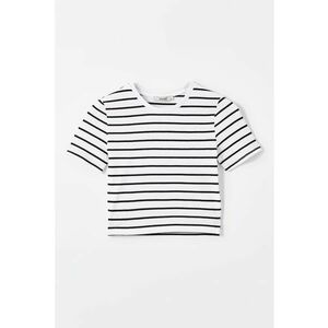 Tricou cu dungi si decolteu rotund imagine