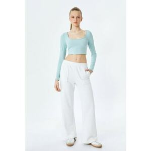 Bluza crop cu decupaj pe spate imagine