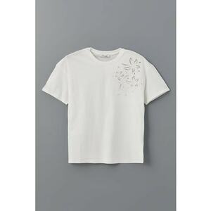 Tricou cu detalii perforate si decolteu la baza gatului imagine