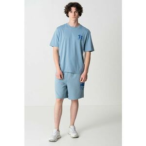 Tricou cu decolteu la baza gatului si imprimeu logo pe partea din spate imagine