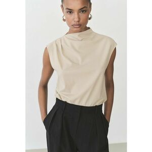 Tricou cu model drapat imagine