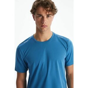 Tricou cu decolteu la baza gatului si detalii reflectorizante imagine