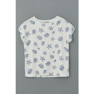 Tricou cu decolteu la baza gatului si model grafic imagine