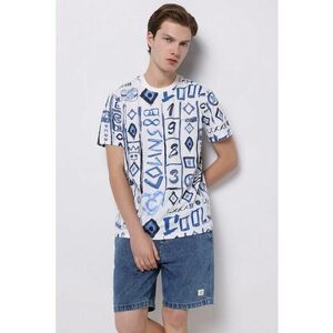 Tricou cu decolteu la baza gatului si imprimeu imagine