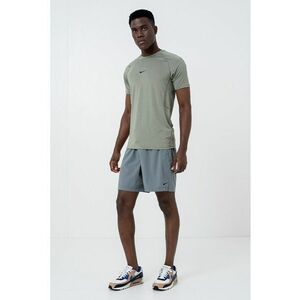 Tricou slim-fit cu tehnologie Dri-FIT - pentru fitness imagine