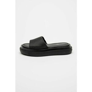 Papuci cu talpa flatform si model monograma imagine