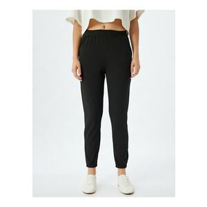 Pantaloni crop conici imagine