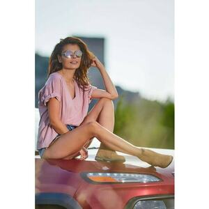 Bluza de bumbac cu decolteu in V - imagine