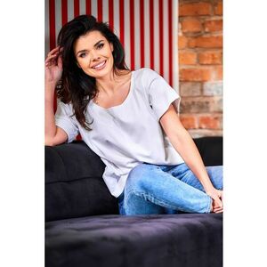 Bluza lejera cu decolteu rotund - imagine