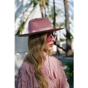 Palarie dama Barbie - lana - roz pal imagine