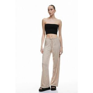 Pantaloni cu croiala ampla si model in dungi imagine