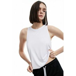 Top crop cu model uni imagine