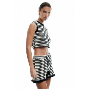 Pantaloni scurti cu model in dungi si talie inalta imagine