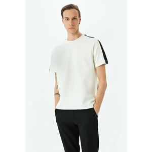 Tricou cu insertii contrastante imagine