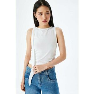 Top crop cu model uni imagine
