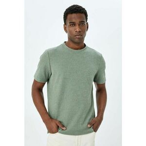 Tricou cu decolteu la baza gatului si model uni imagine