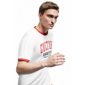 Tricou cu imprimeu si decolteu la baza gatului imagine