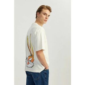 Tricou cu imprimeu cu desene si decolteu la baza gatului imagine