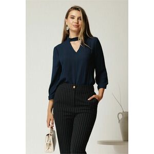 Bluza bleumarin din voal cu decupaj la decolteu imagine