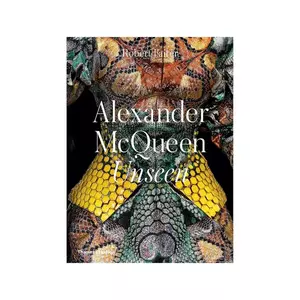 home & lifestyle carte Alexander Mcqueen: Unseen by Robert Fairer, English imagine