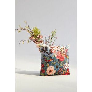 Medicine fata de perna decorativa imagine