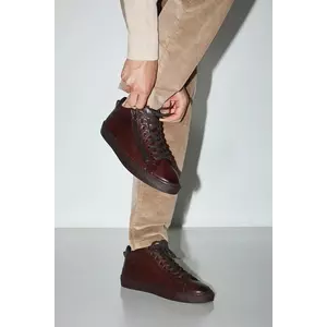 Medicine ghete de piele culoarea maro imagine