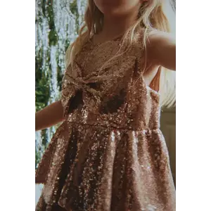 Konges Sløjd rochie fete ROSIE DRESS culoarea auriu, mini, evazați, KS104421 imagine