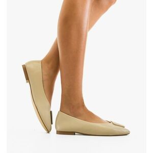 Balerini dama Katry Nude imagine